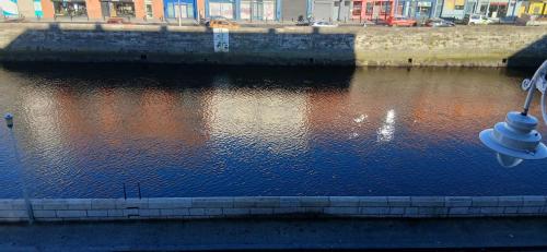 Riverside Duplex Walk to Temple Bar & Guinness's - image 2