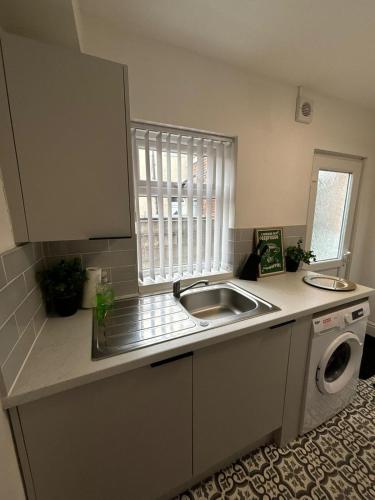 Spacious 3-Bedroom Apartment with Modern Comforts in 朗科恩酒店