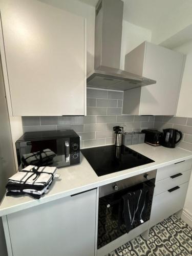 Spacious 3-Bedroom Apartment with Modern Comforts in 朗科恩酒店