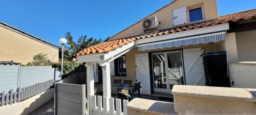 Jolie maison 5 couchages, clim etage, Résidence LE VILLAGE DE LA MER à seulement à 80m de la plage de PORTIRAGNES LRVM66 - Location, gîte - Portiragnes