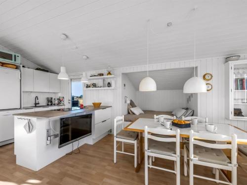 Holiday Home Thorgny - from the sea by Interhome in Klegod