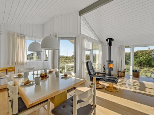 Holiday Home Thorgny - from the sea by Interhome in Klegod