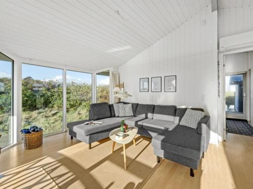 Holiday Home Thorgny - from the sea by Interhome in Klegod