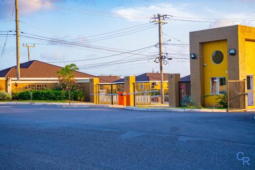Dowayne 1bed 1 bath in gated community colbeck manor in Old Harbour