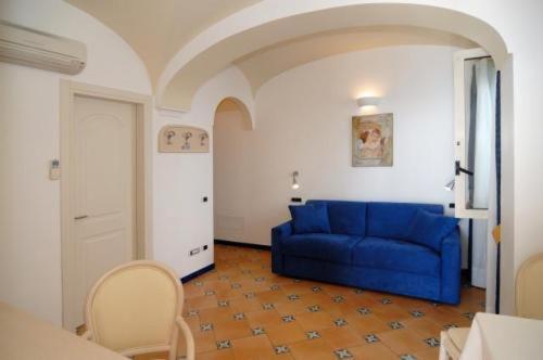 Hotel Bellevue Suite - image 2
