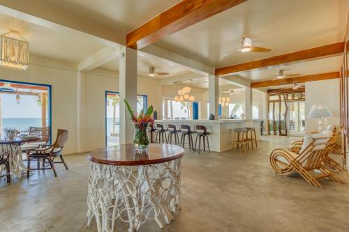 Restaurant, Blue Reef Beach and Marina in Placencia