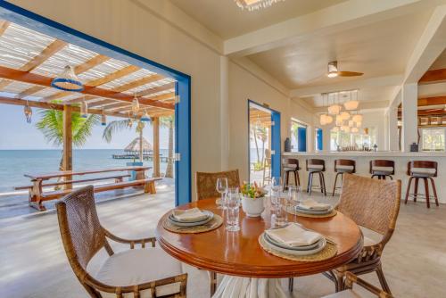 Restaurant, Blue Reef Beach and Marina in Placencia