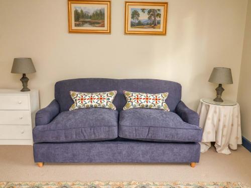 52 Lee Road - image 2