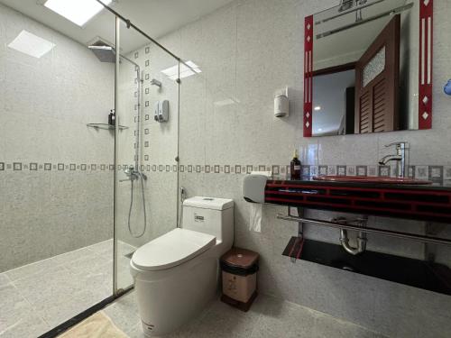 room detail thumbnail 2