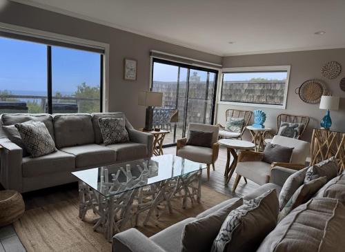 Oceanview Luxury - 5BR - Hot Tub - Steps to Beach in Уотсонвілль