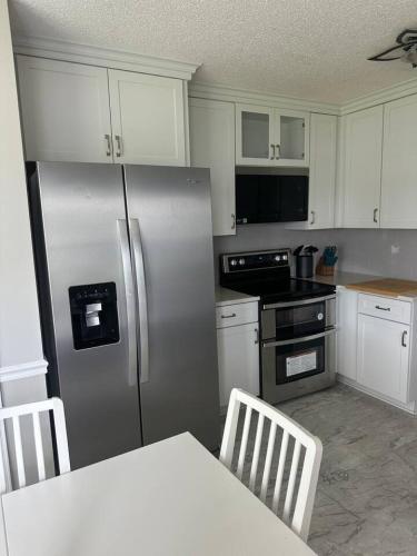 Near Charlotte House (Seasonal Pool) in 康科德