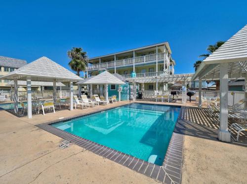 Seashell Village Resort near the beach with kitchens in Port Aransas, USA