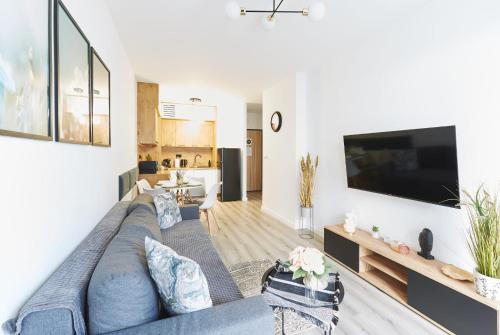 Pileckiego Apartment II by JumpInHere in Чоснув