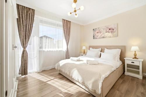 Charming French Getaway Spacious Apartment with Garden and Parking – khách sạn tại Dumbrăvița