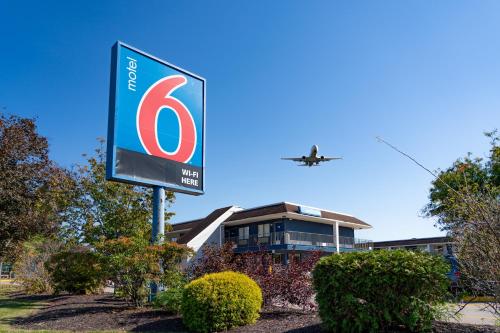 Motel 6-Windsor Locks CT - Hartford - main image