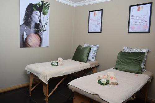 Massage, Hlurile Lodge in Katlehong