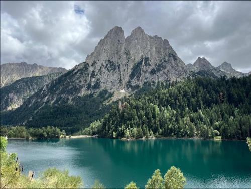 Tuvākā izklaides vieta, Apartamento Vall Fosca con espectaculares vistas y jardín privado (Apartamento Vall Fosca con espectaculares vistas y jardin privado) in Torre de Capdella