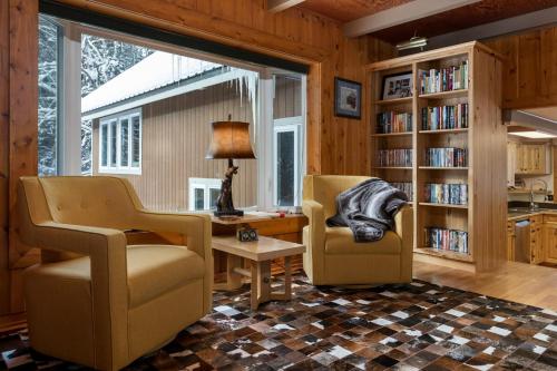Glacier Snow Fox Lodge - Inside Glacier Park in 西冰河(蒙大拿州）