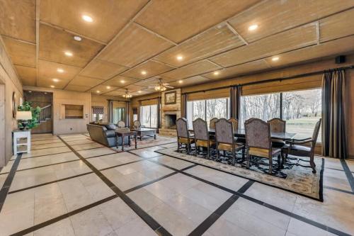Spacious Ranch Style Home w Cinema Room in Weston (TX)