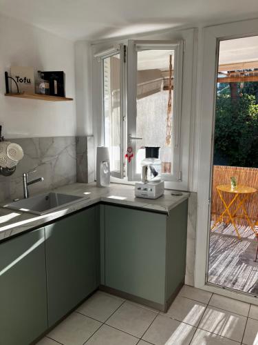 Appartement dans quartier calme et arbore in La Chamberte