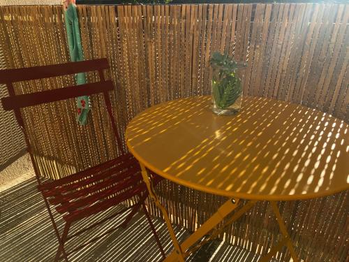 Appartement dans quartier calme et arbore in La Chamberte