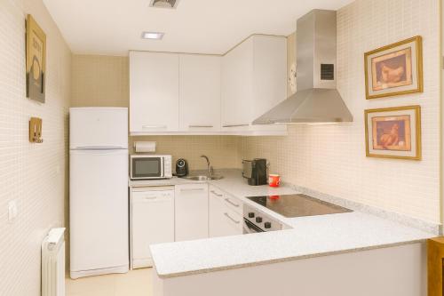 virtuve, Apartamento Vall Fosca con espectaculares vistas y jardín privado (Apartamento Vall Fosca con espectaculares vistas y jardin privado) in Torre de Capdella