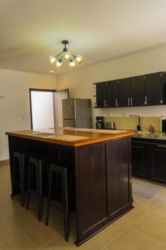 Casa Sofia! Pet friendly, AC, WiFi, Private parking in Santa Rosa De Copan