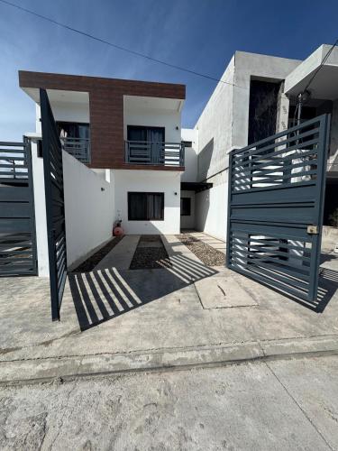 Casa Sofia! Pet friendly, AC, WiFi, Private parking in Santa Rosa De Copan
