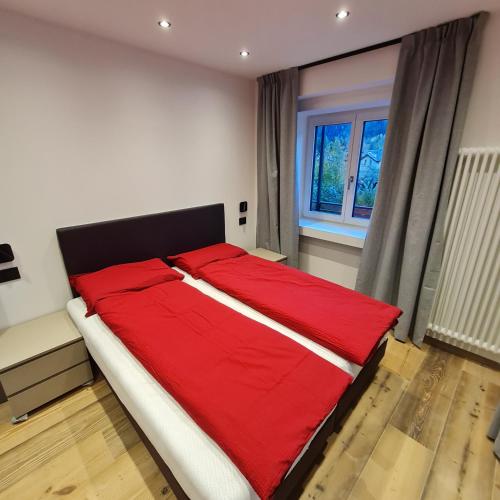 2 bedrooms, 5 beds