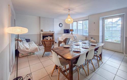 3 Bedroom Cozy Apartment In Carnac - image 4