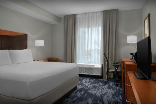 Fairfield Inn and Suites Phoenix Chandler Fashion Center - image 14