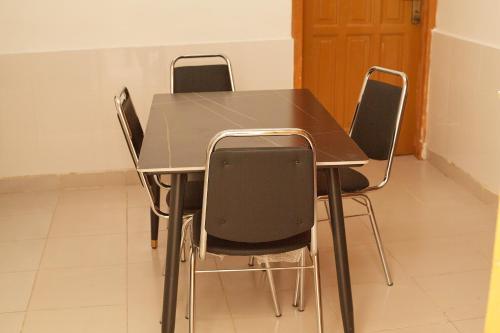 Royal prima guest house, apartment and event center in Ngleshi Amanfro
