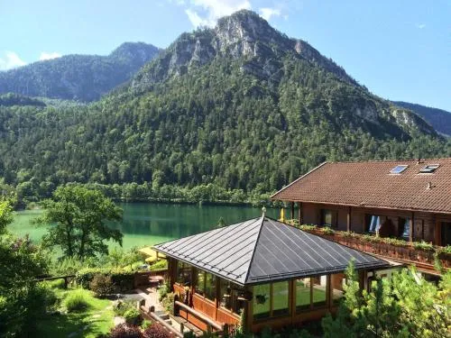 Hubertus am Thumsee - Ruhe Frühstück und Alpenpanorama in Bad Reichenhall, Deutschland