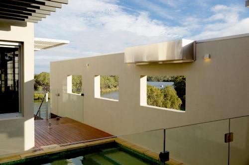 The Frames - Couples Retreat with Private Heated Pool, Spa & Sauna in Paringa
