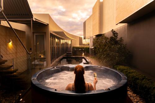 The Frames - Couples Retreat with Private Heated Pool, Spa & Sauna in Paringa