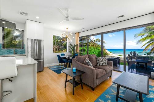 Silver Reef 1 Luxury 2BR Beachfront Retreat with Pool – khách sạn tại Old Man Bay