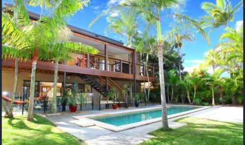 Bazen, Gold Coast International Student Rooms - Families - Couples- Singles Welcome in Benowa
