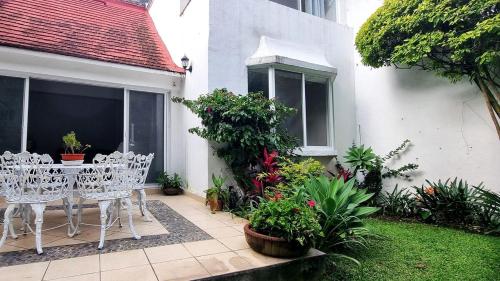 Casa Jardín del Alma (Casa Jardin del Alma) in Lomas de Cortes
