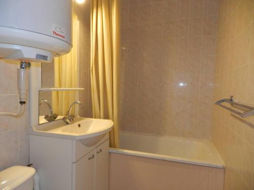 Appartement 3 pièces avec loggia proche mer 6 couchages - Bormes-les-Mimosas - FR-1-251-897 - image 3