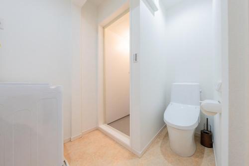 1棟貸切 独立した6部屋を利用 ベッド12台 バスルーム6台 大人数に最適