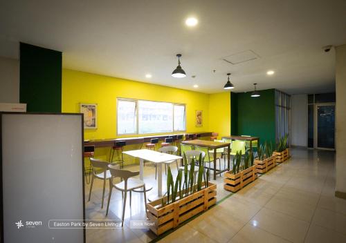 Easton Park Apartemen by 7RM in Cibiru