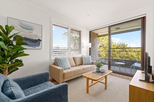 Bright 3-Bed Apartment Near Coogee Beach - image 6