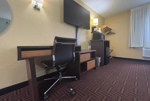 Super 8 by Wyndham Peoria - image 6