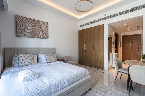 Modern Studio Apartment with Outdoor views I Azizi 67 - image 11