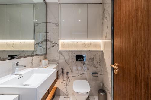 Modern Studio Apartment with Outdoor views I Azizi 67 - image 3