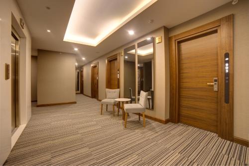 Фойє, The Menord Hotel Spa & Wellness in Мерсін