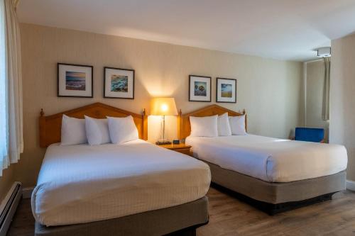 2 double beds