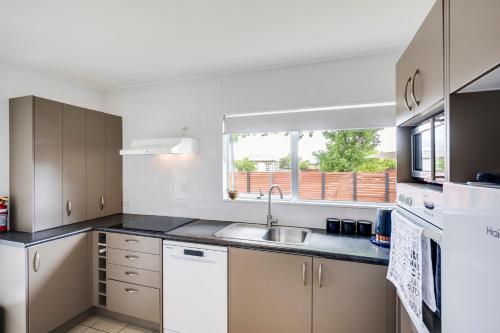 外觀, Cozy on Clive - Hastings Holiday Home in 海斯廷斯
