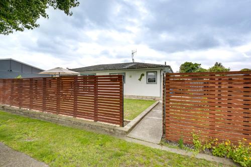 外觀, Cozy on Clive - Hastings Holiday Home in 海斯廷斯