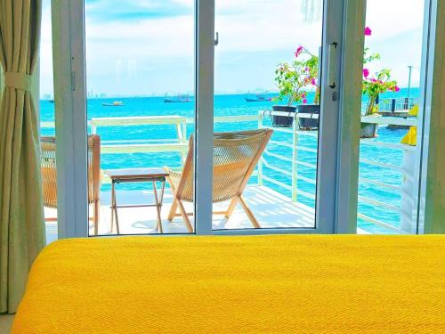 格兰岛屿民宿Rock Resort Kohlarn Room Type - Deluxe Double Room with Balcony and Sea View